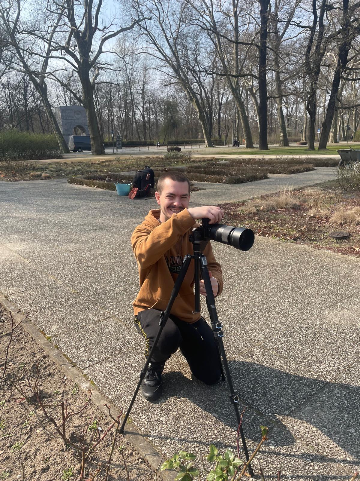 Yannick Solandt filming digital strategy content for Las Aguas